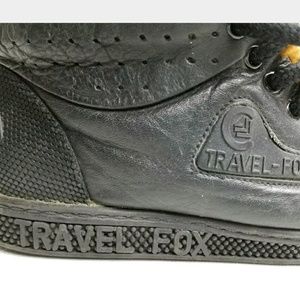 travel fox tennis shoes